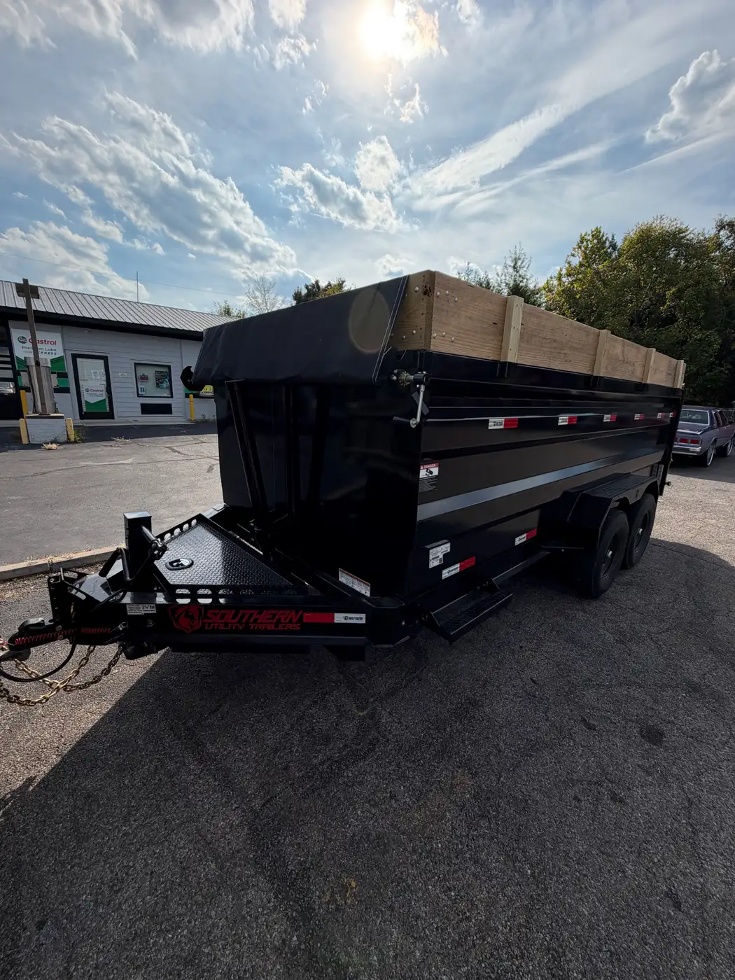 Front view of the Phelps 20 yard dumpster trailer